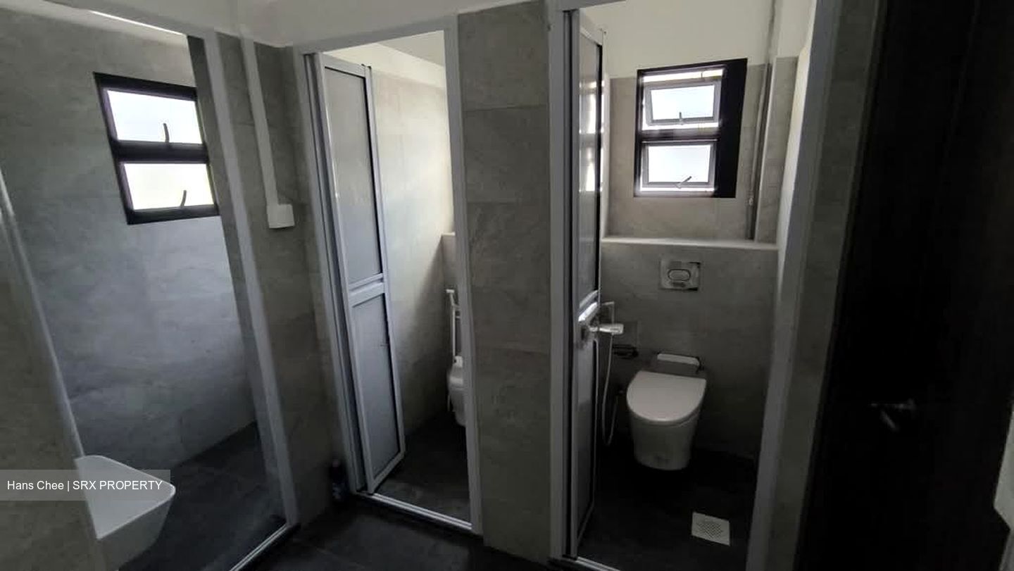 Kitchener Road (D8), Terrace #594648651